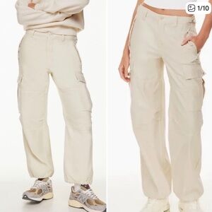 Women’s Cargo Pants – Size 6 | TNA Aritzia Tan khaki in excellent condition